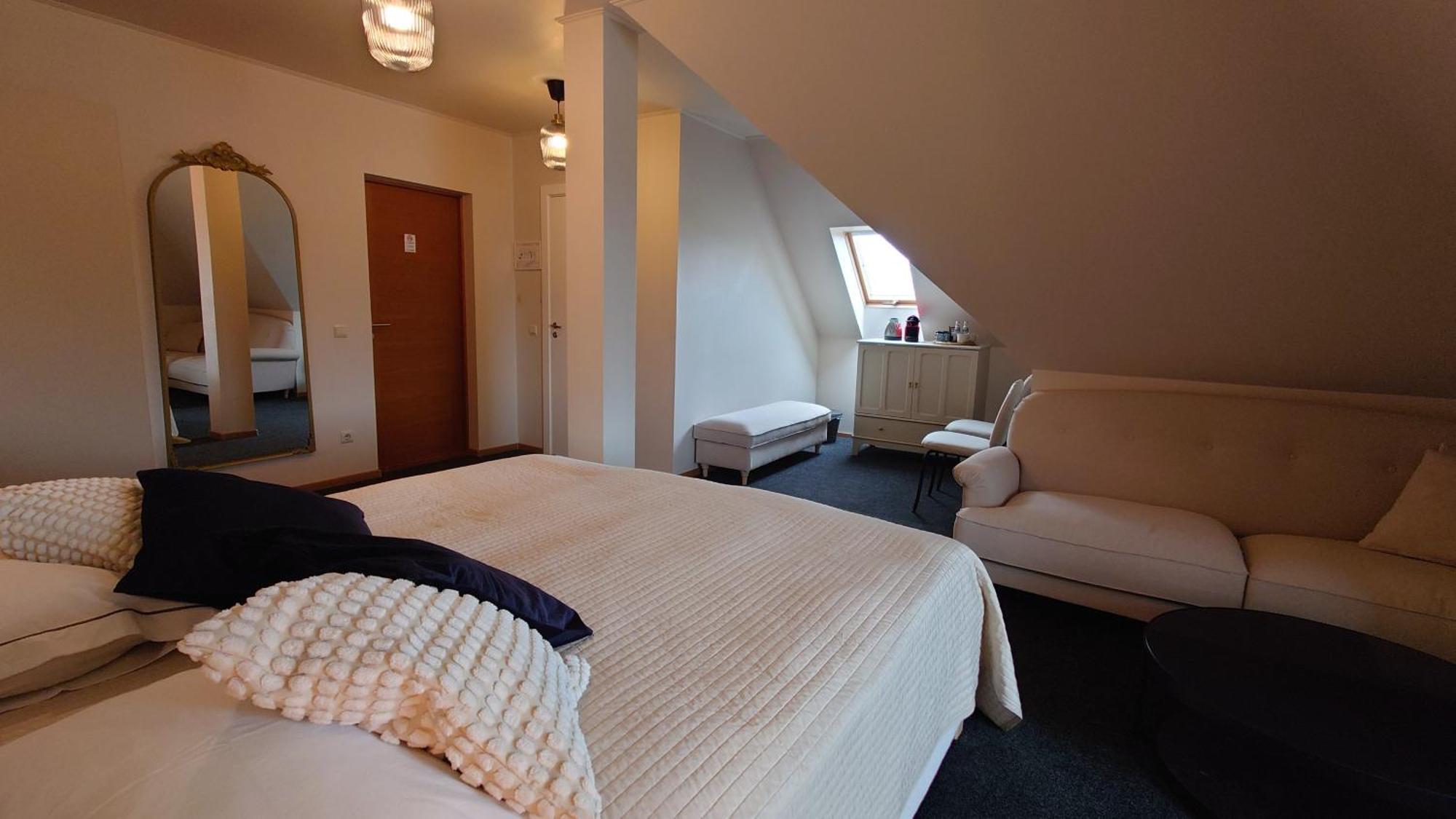 Guesthouse Cetri Veji Turkalne ภายนอก รูปภาพ