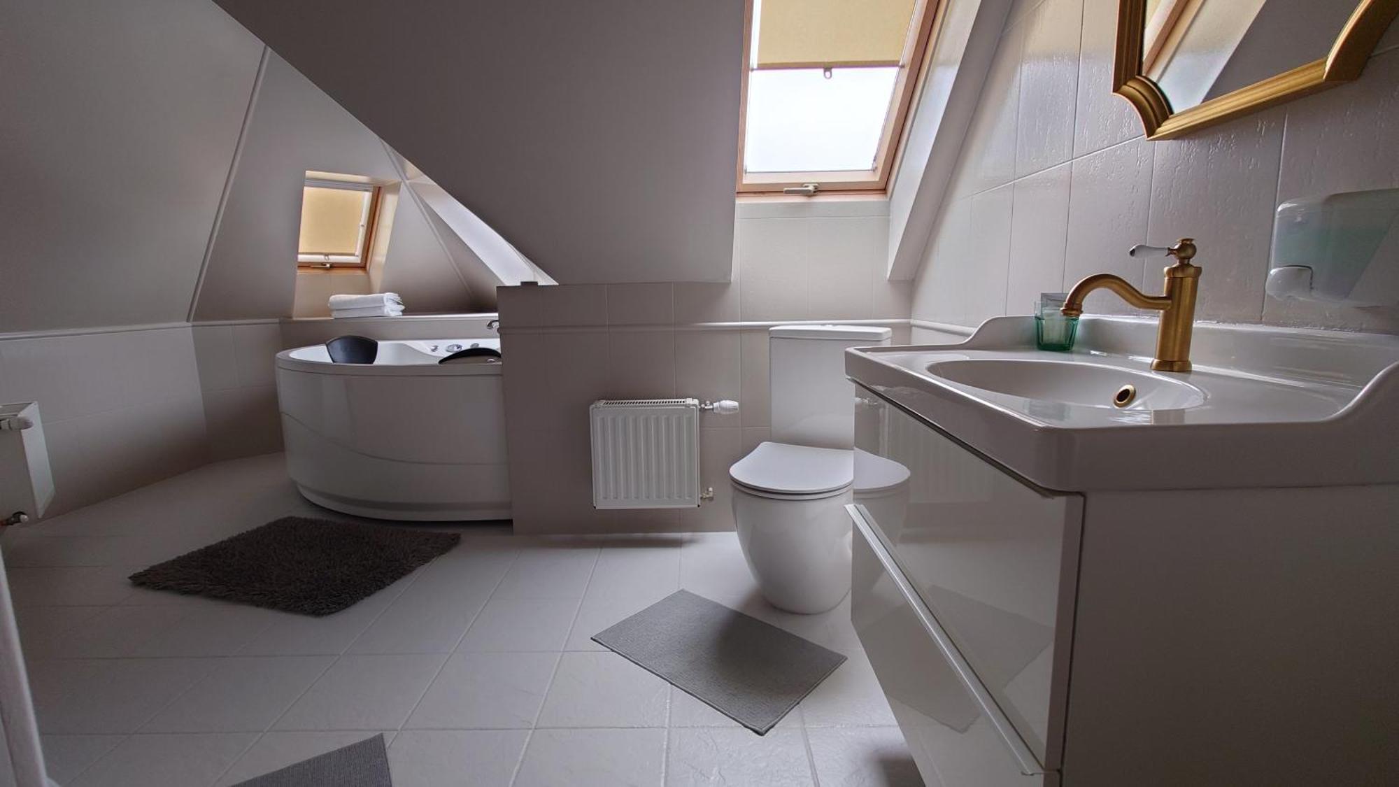 Guesthouse Cetri Veji Turkalne ภายนอก รูปภาพ